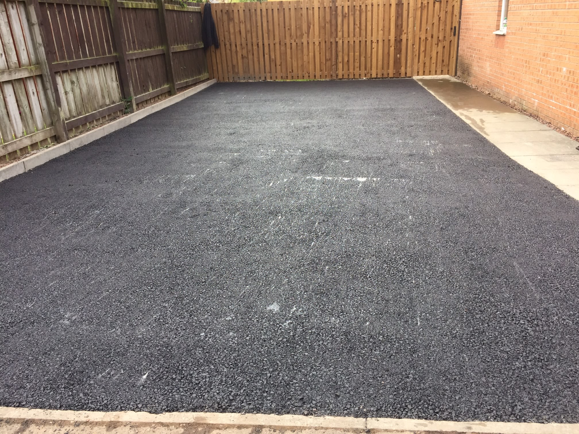 New tarmac driveway laid to a Dundee home